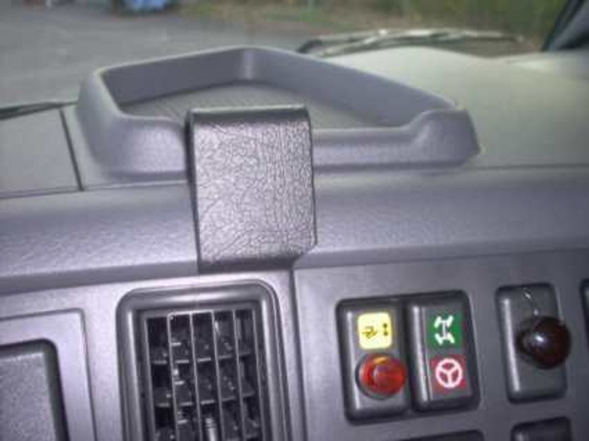 Brodit ProClip 853136 Volvo FH, NH, FM 2002-2007 Vinklet