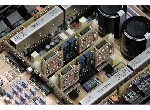 Audison THESIS 4-kanals forsterker 260W RMS x 4 @ 2ohm