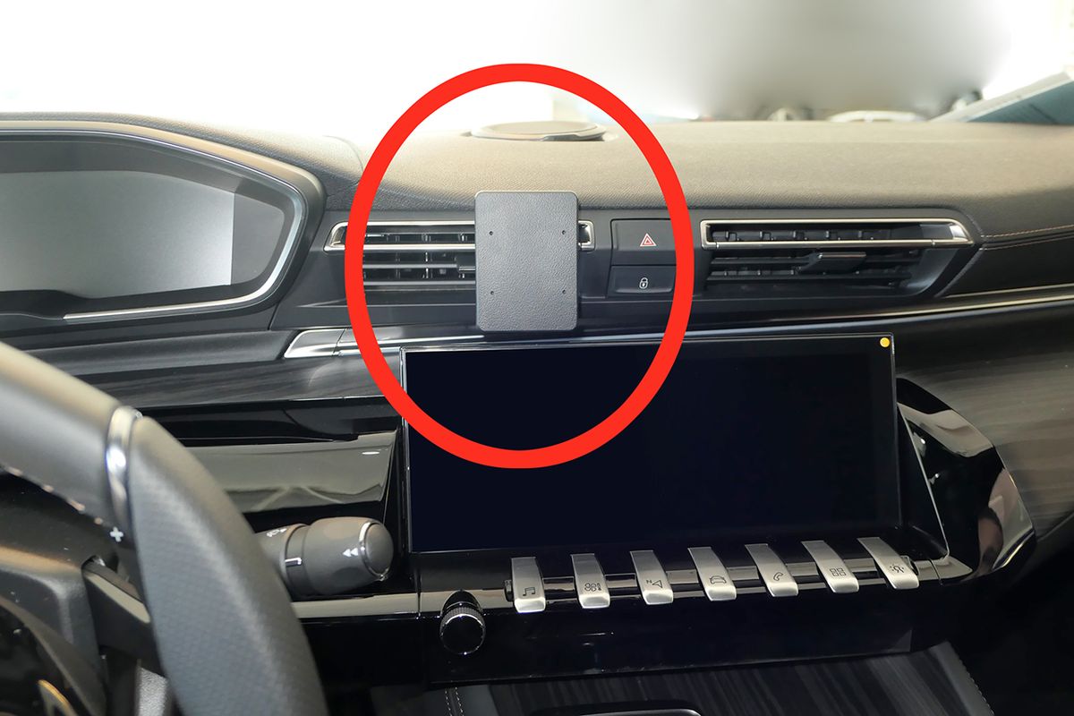 Brodit ProClip 855493 Peugeot 508 2019--> Senter