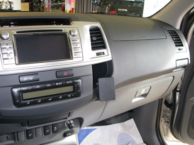 Hovedbilde Brodit ProClip 854746 Toyota Hillux 2012-2015 Vinklet