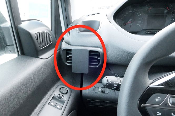 Hovedbilde Brodit ProClip 805488 Berlingo, Combo, Partner, Doblo, Proace Venstre