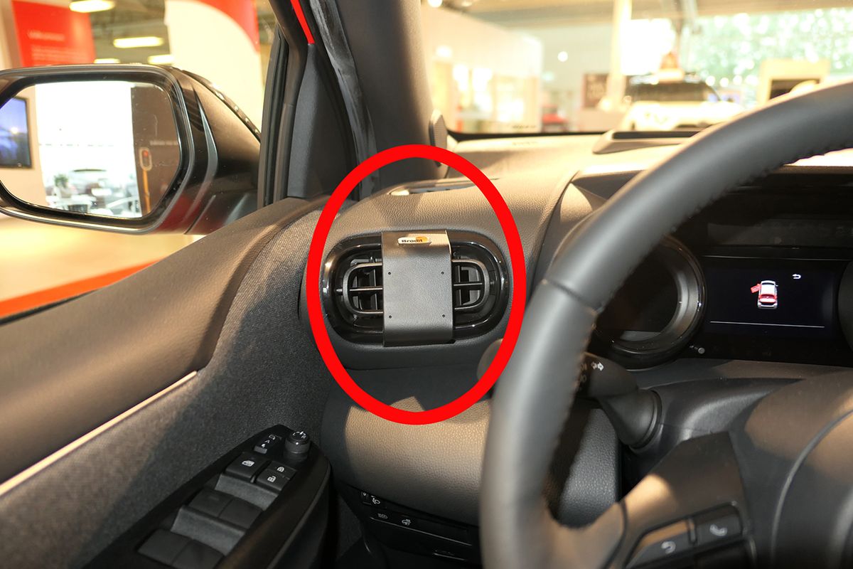 Brodit ProClip 805638 Toyota Yaris, Yaris Cross 2020--> Venstre