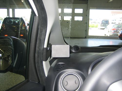Brodit ProClip 804670 C-Zero, i-MiEV, iOn 2010-2021 A-stolpe
